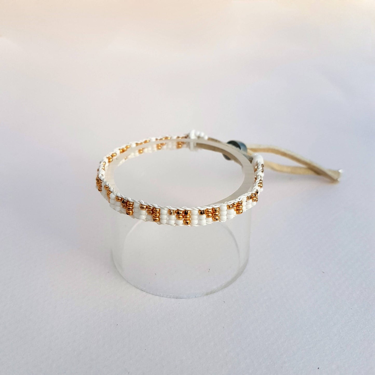 Bracelet Warrior Triangle White & Gold - Unik by Nature