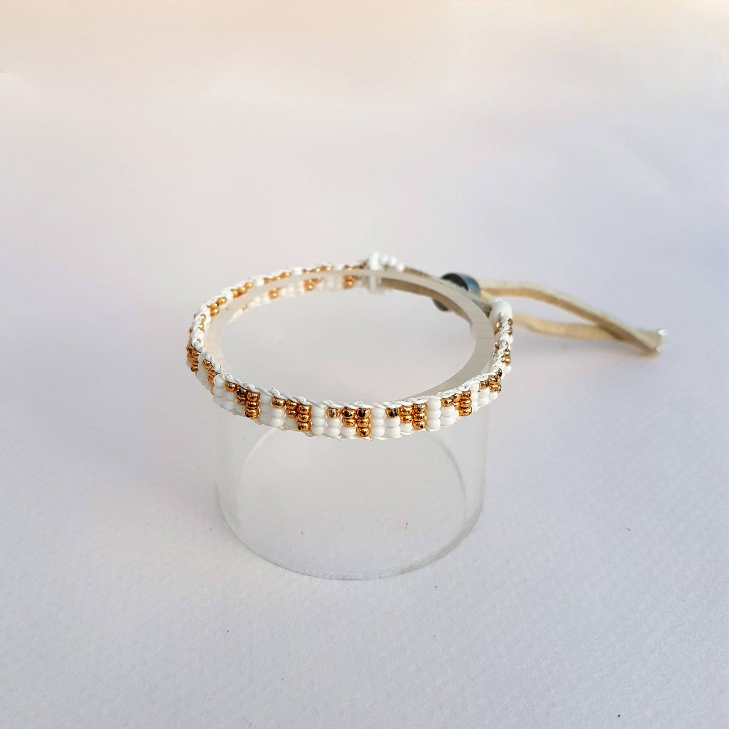 Bracelet  Warrior Triangle  White & Gold - Unik by Nature