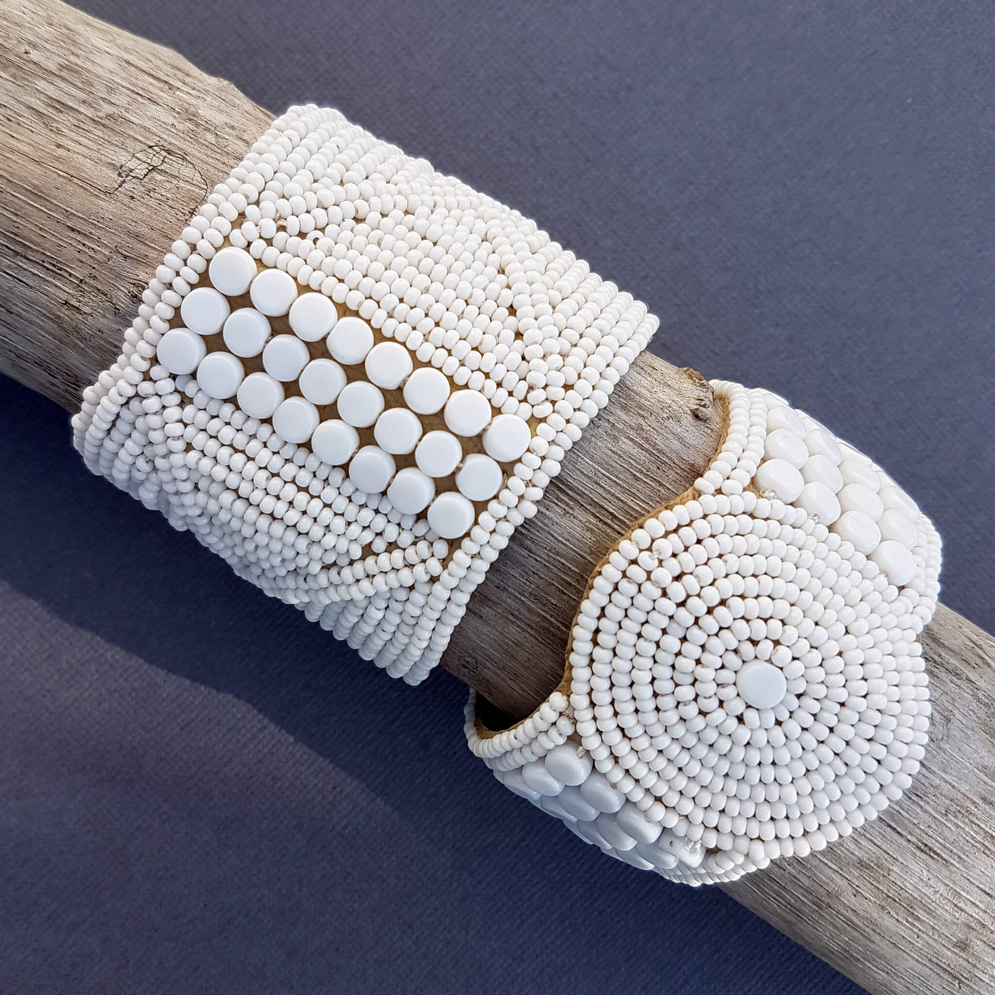 Sipolio Leather Bracelet Disk Handmade White - Unik by Nature