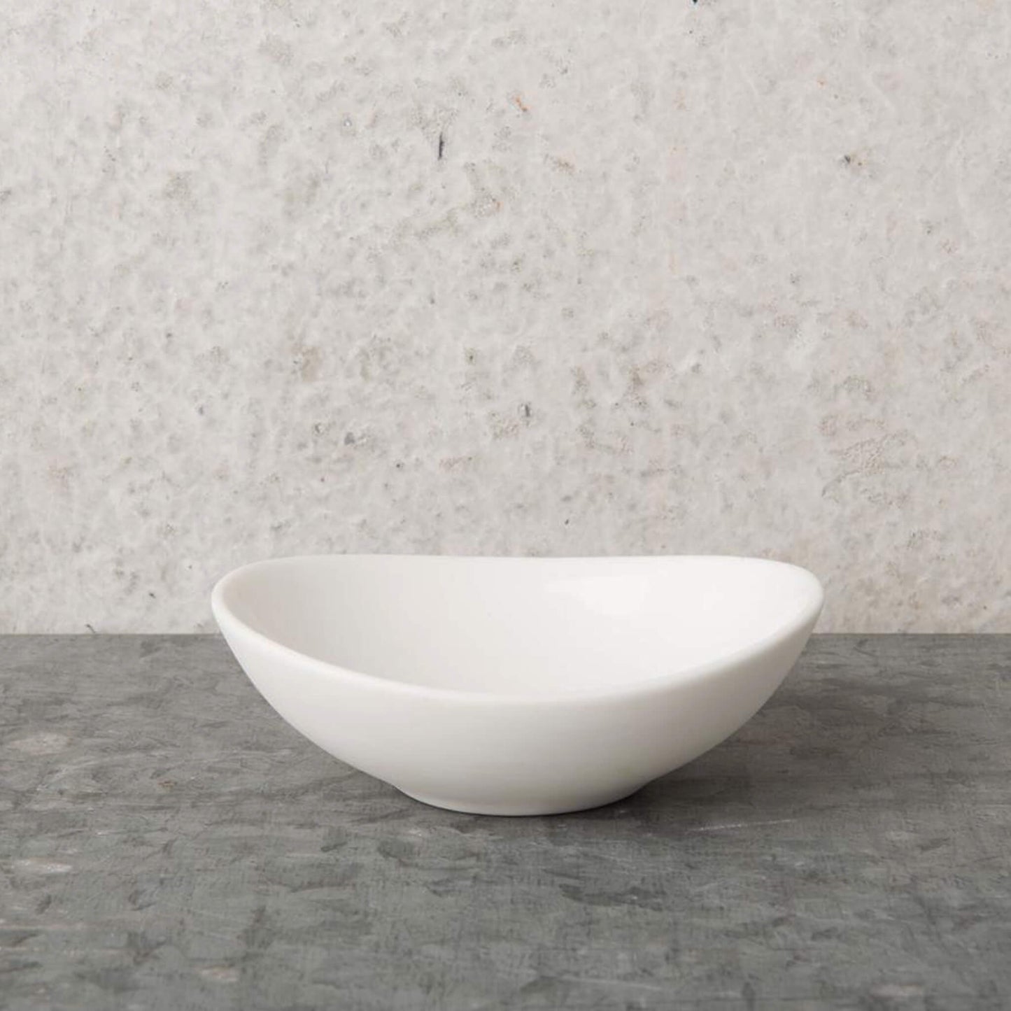 Oval Bowl Snow White porcelain - Unik by Nature