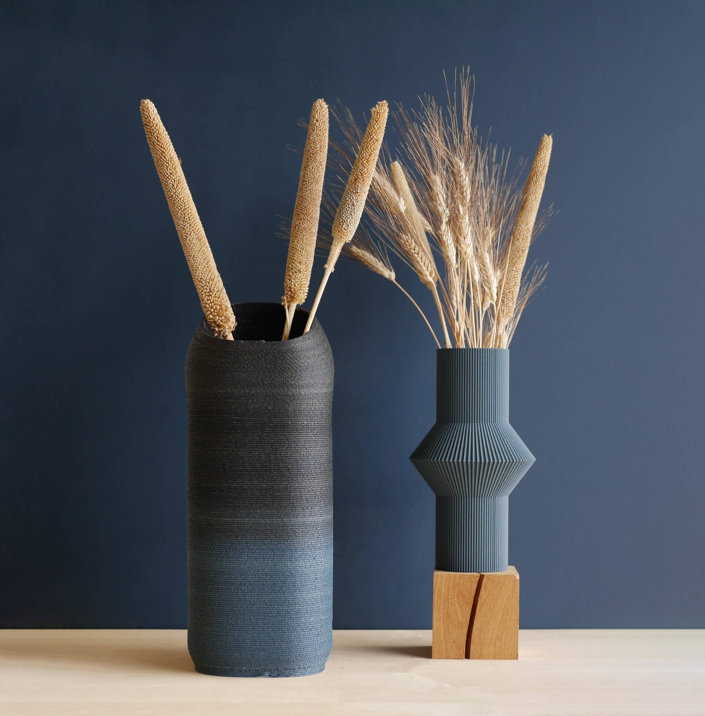 Hoi Vase perfect for dried flowers - Indigo Blue