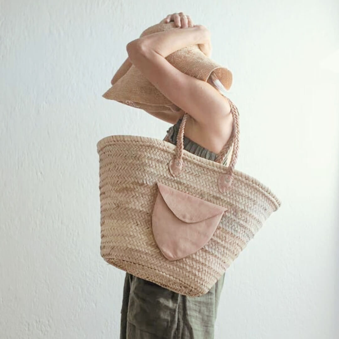 Eivissa - Palm basket with braided handles and frontal pocket - Unik by Nature