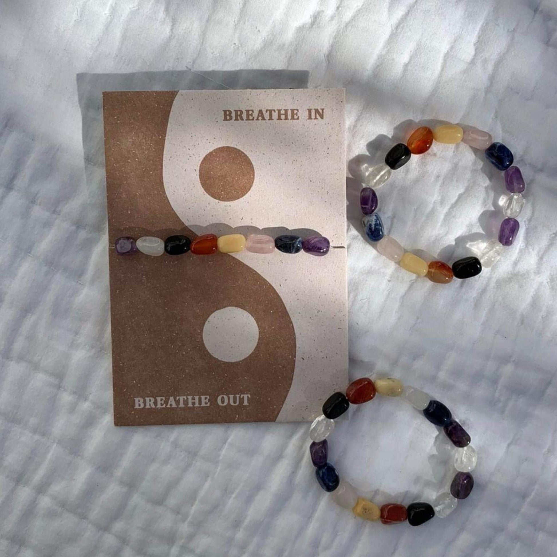 Chakra thumbled stone Bracelet Card - Breathe in Breath out - Unik by Nature