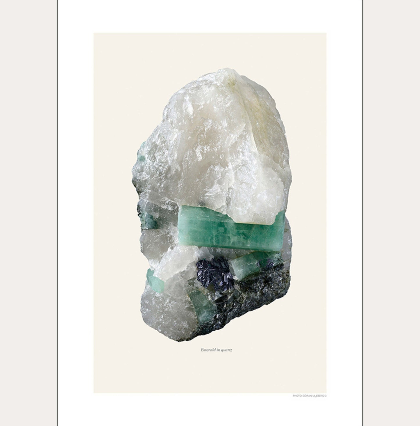 Macro Photography Artprint Emerald in Quartz - Unik by Nature