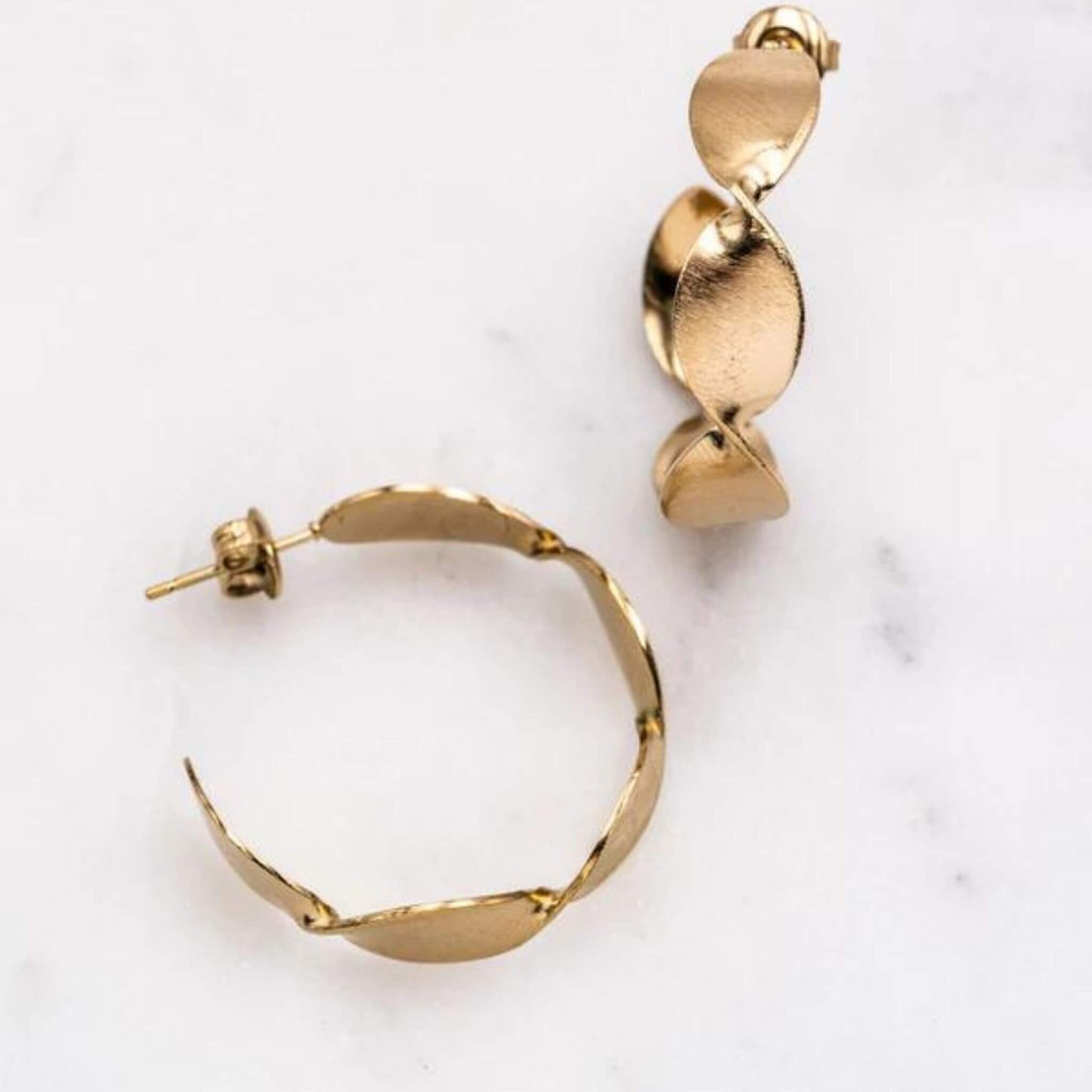 Golden Mazarine hoop earrings Stainless steel - Unik by Nature