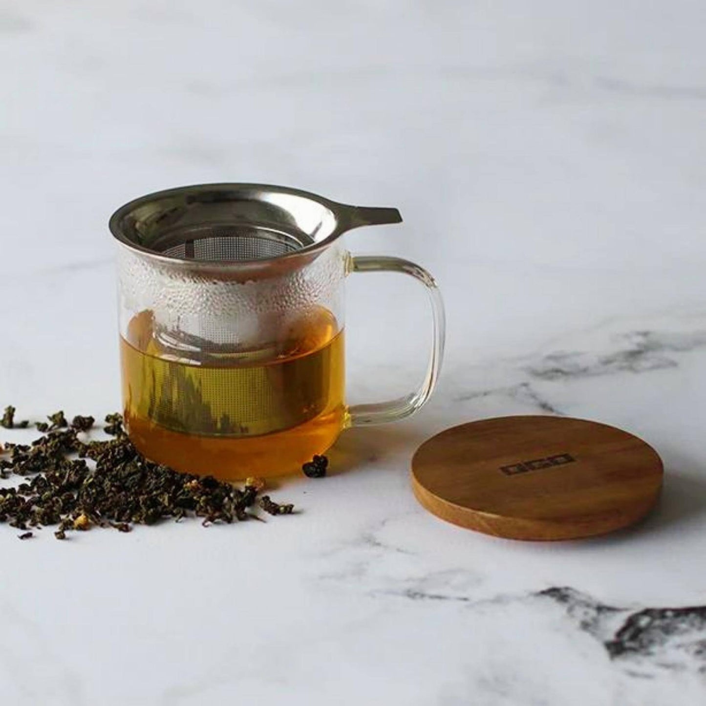 Glass tea mug with filter and wood lid - Unik by Nature