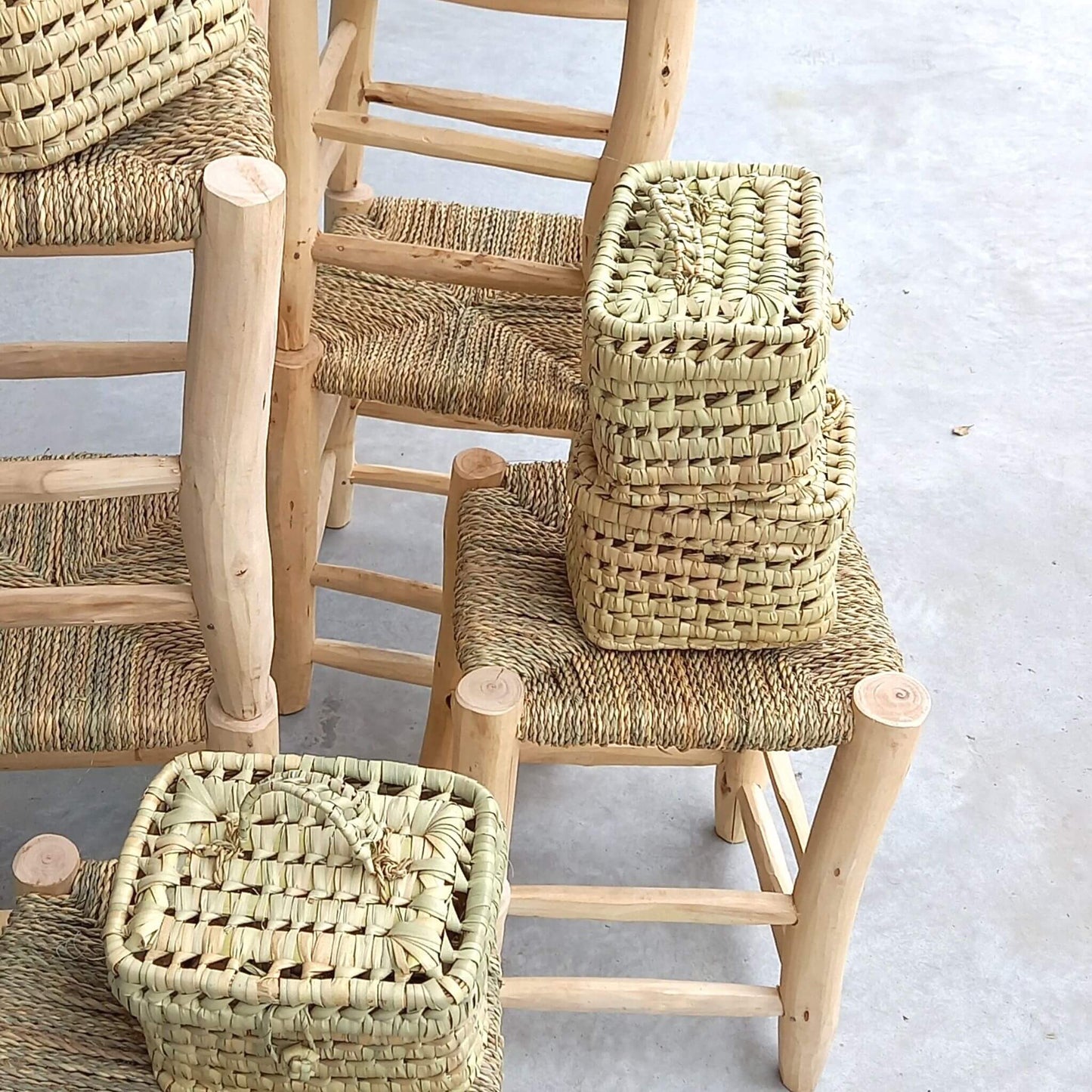 Stool in doum palm and white eucalyptus wood - Unik by Nature