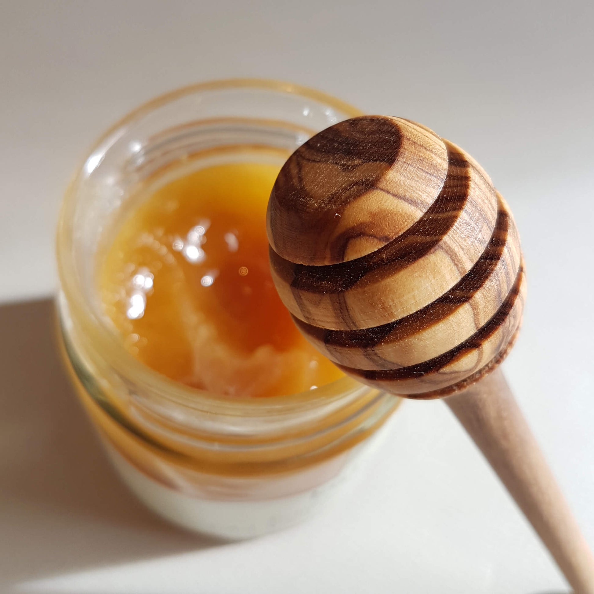Oil & Vinegar Olive wood honey spoon 15cm, Cuillere a miel