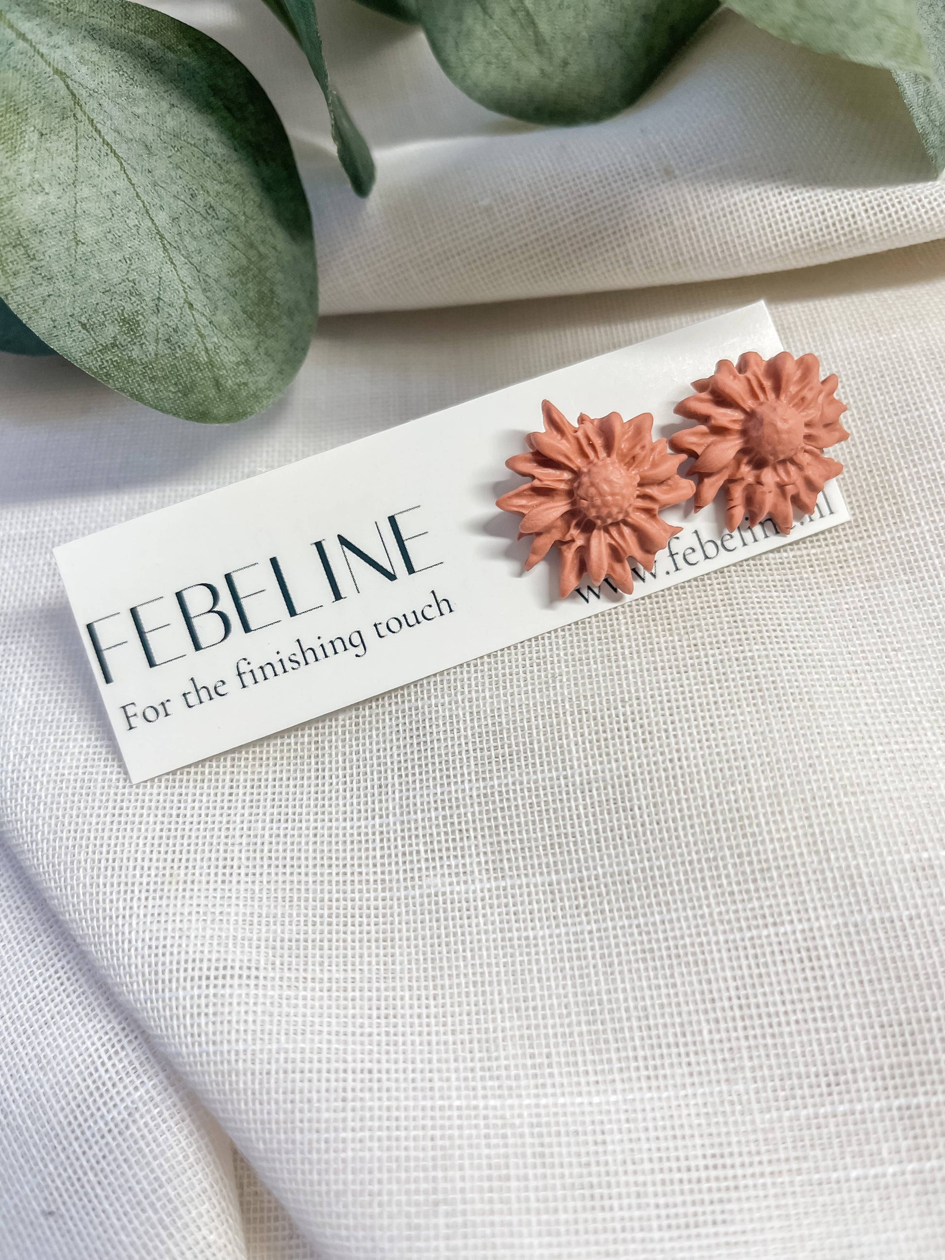Febeline - Flower Studs (2 Kleuren) - Handgemaakte Oorbellen - Unik by Nature
