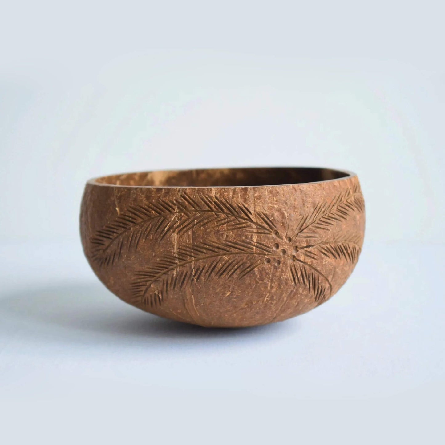 Coconut bowl with engraved palm leaves 800ml XL - Unik by Nature